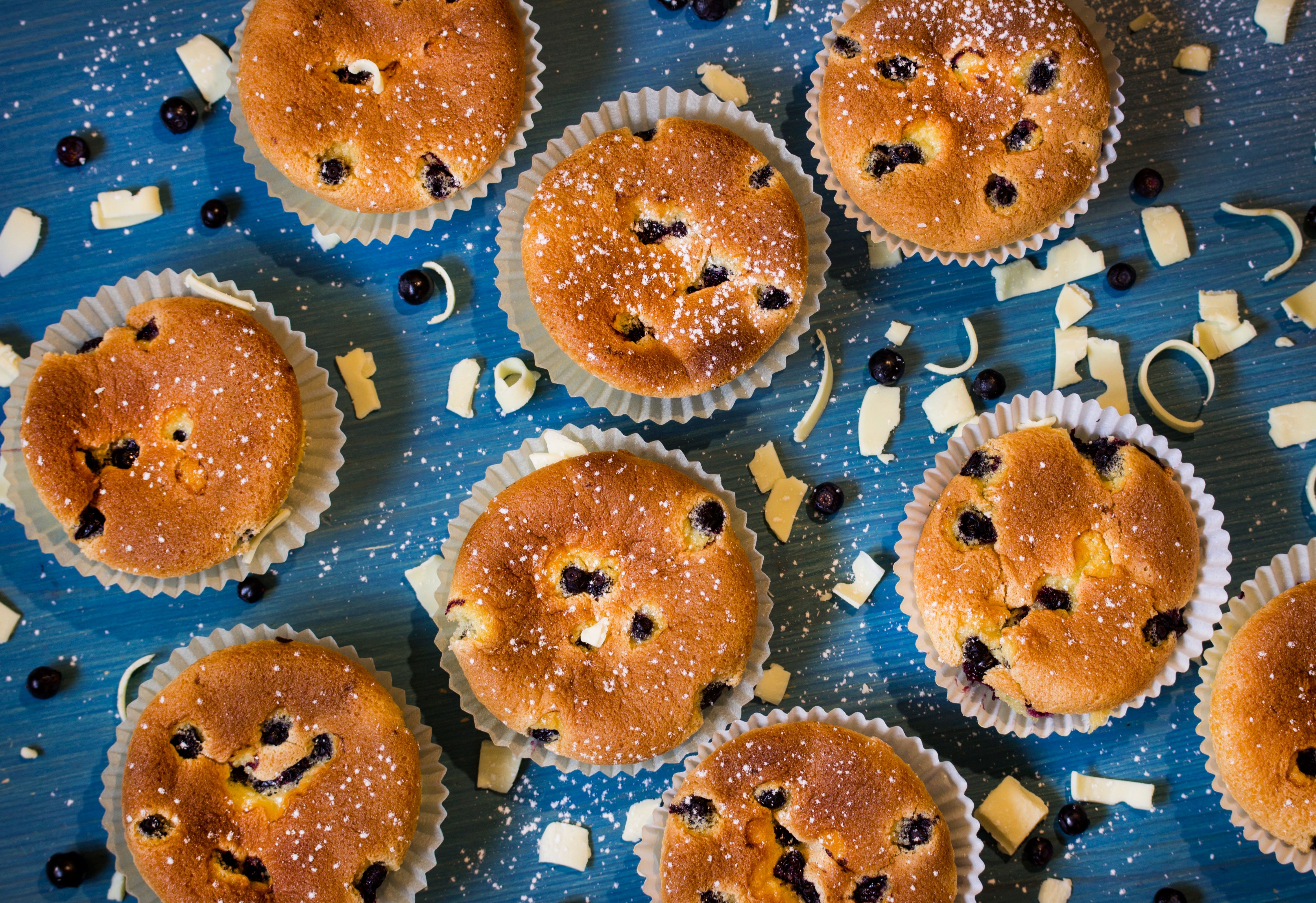 Tiikerikakku tai Tiikerimuffinit Salmiakkiraidoin | Myllyn Paras